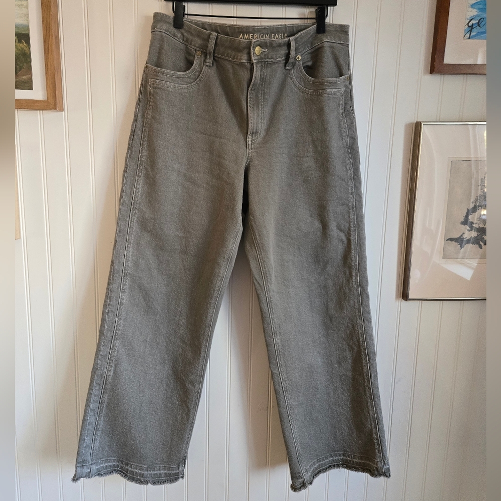 American Eagle Outfitters Women's Stovepipe Gray Straight-Leg Jeans